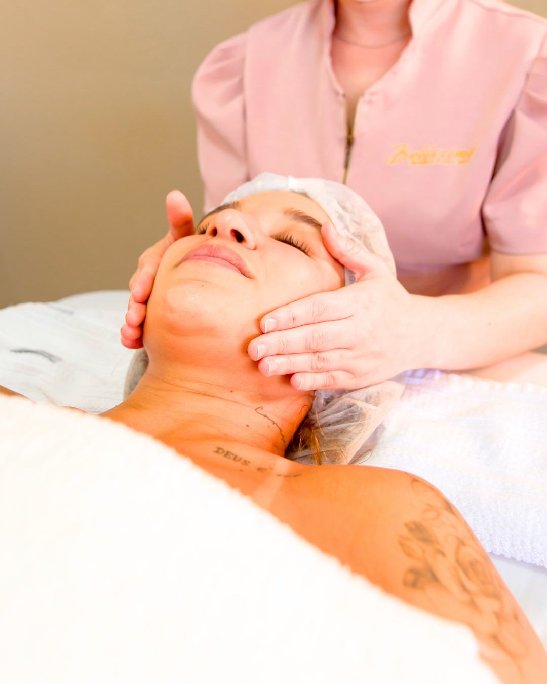 Massagem e cuidados para o corpo e a pele no SPA Belíssima em Suzano
